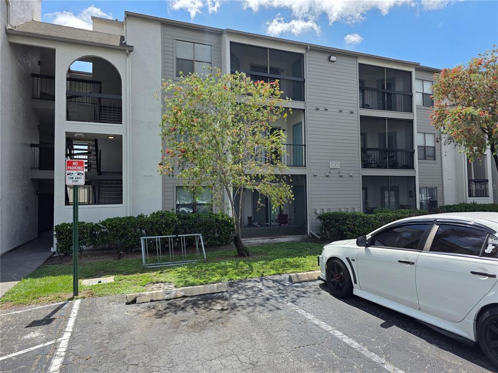 Primary Photo - 2030 Cascades Blvd