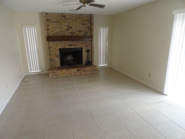 Building Photo - Super-sized 4BR/2.5BA - Bloomingdale/Valrico
