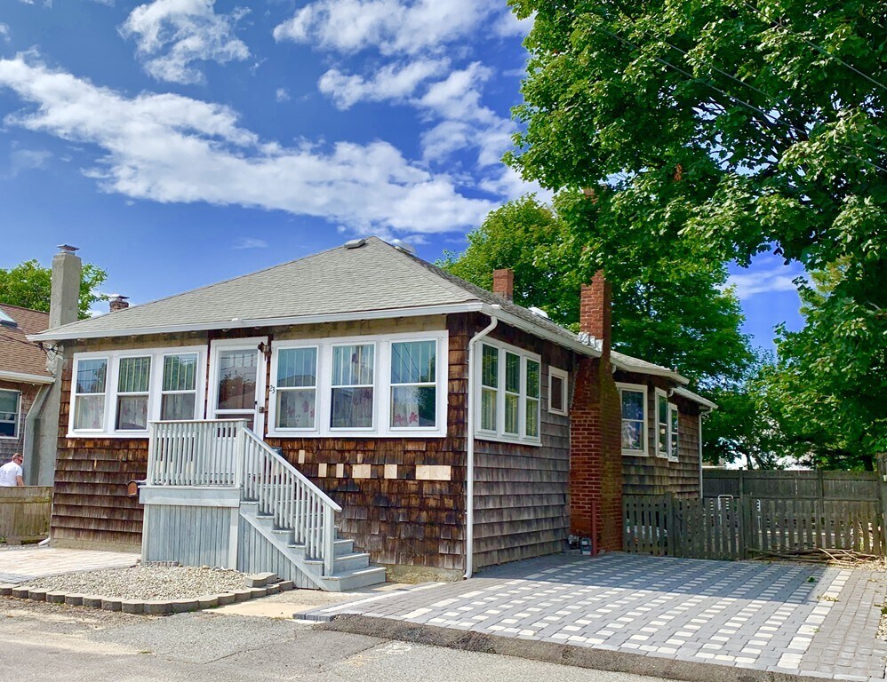 8 6th St, Hull, MA 02045 House Rental in Hull, MA