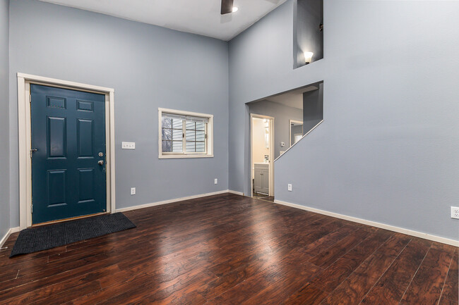 Building Photo - 778 W 8th St