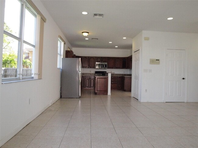 Foto del edificio - 14905 SW 34th St