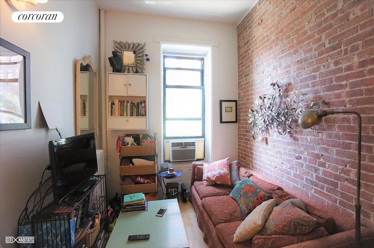 Primary Photo - 103 W 70th St