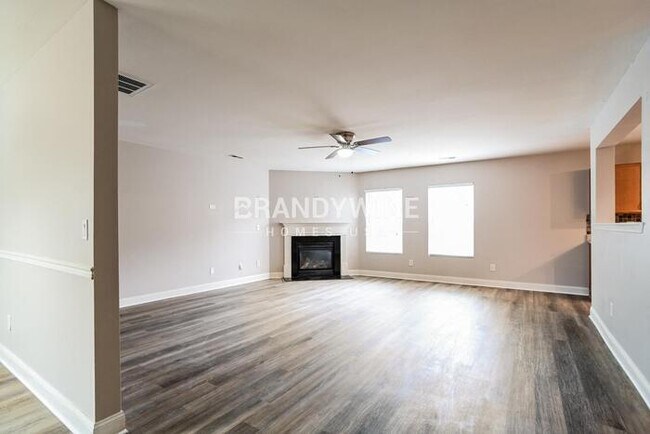 Foto del edificio - 1565 Cold Creek Pl