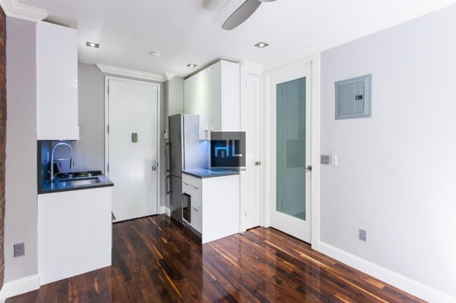 Building Photo - East 50th Street