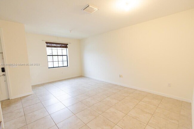 Building Photo - 11524 SW 151 Ave