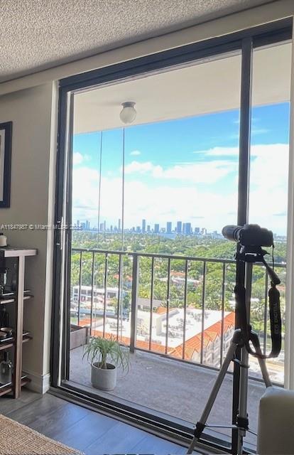 Foto principal - 2625 Collins Ave