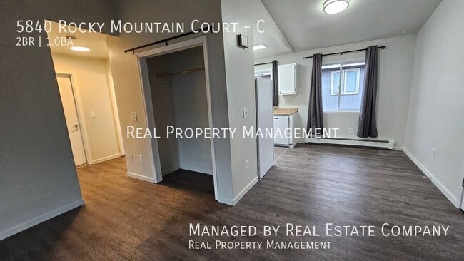 Foto del edificio - 5840 Rocky Mountain Ct