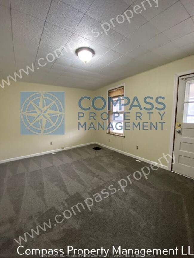 Building Photo - $1295 - 3 Bed, 1 Bath - West End of Coates...