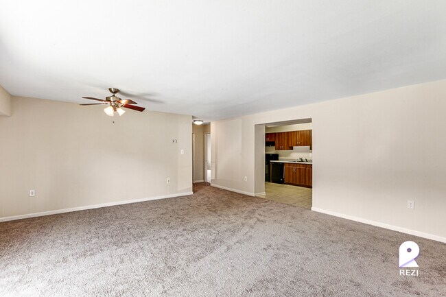 Foto del edificio - 6525 Hil-Mar Dr