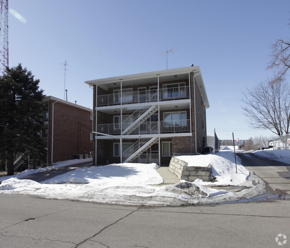 3235 S 12th St, Lincoln, NE 68502 3235 S 12th St Lincoln, NE