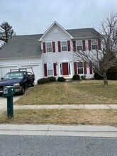 Building Photo - 210 Earhart Ct