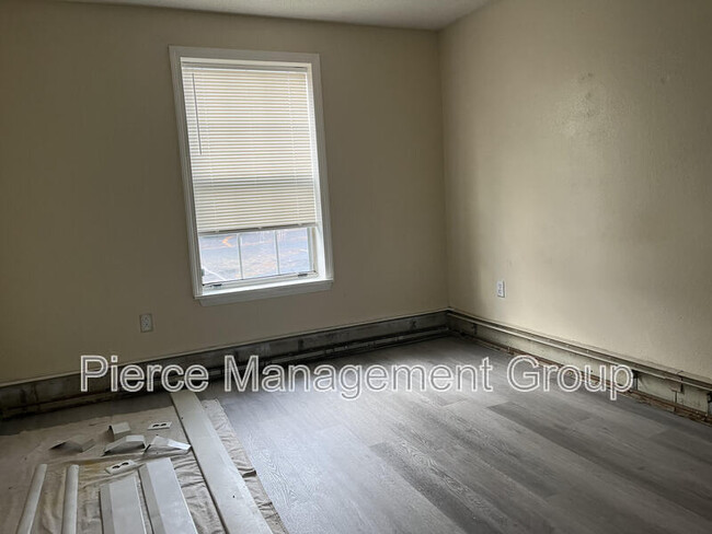 Building Photo - 20 Wolf Rd