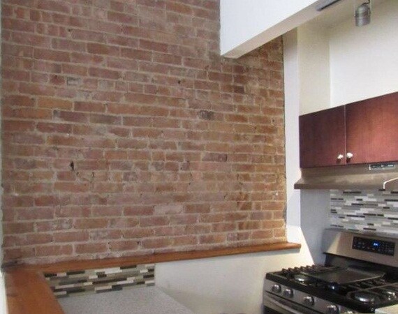 Primary Photo - 221 Lafayette Ave