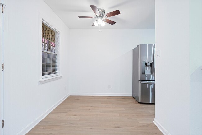 Foto del edificio - 5718 Eskridge St