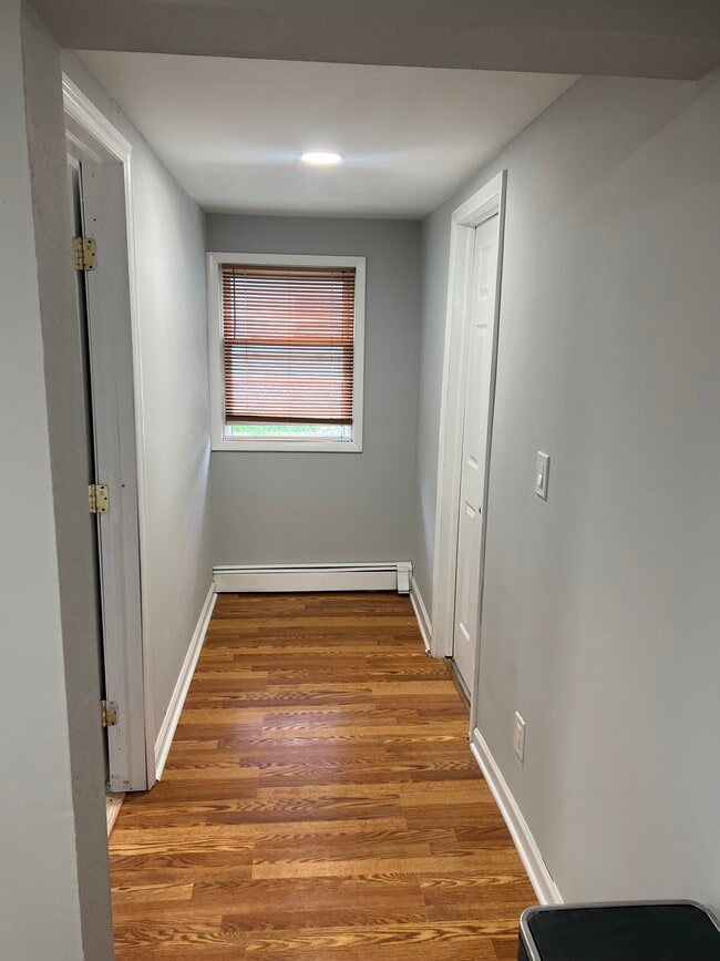 Building Photo - 96 Alwat St