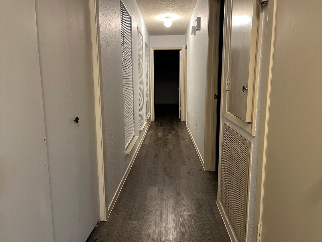 Foto del edificio - 5535 Ashgate Dr