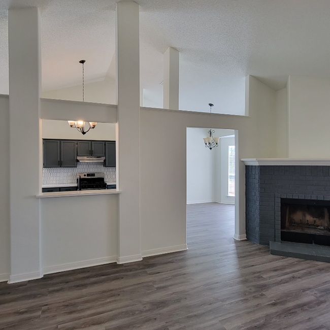 Building Photo - 6147 Heritage Pl Dr