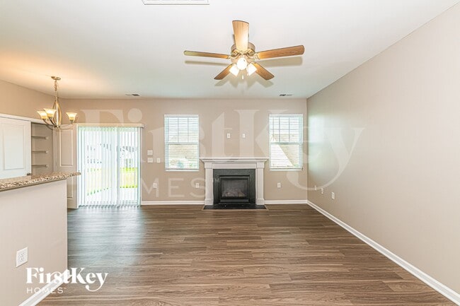 Building Photo - 637 Starry Sky Dr