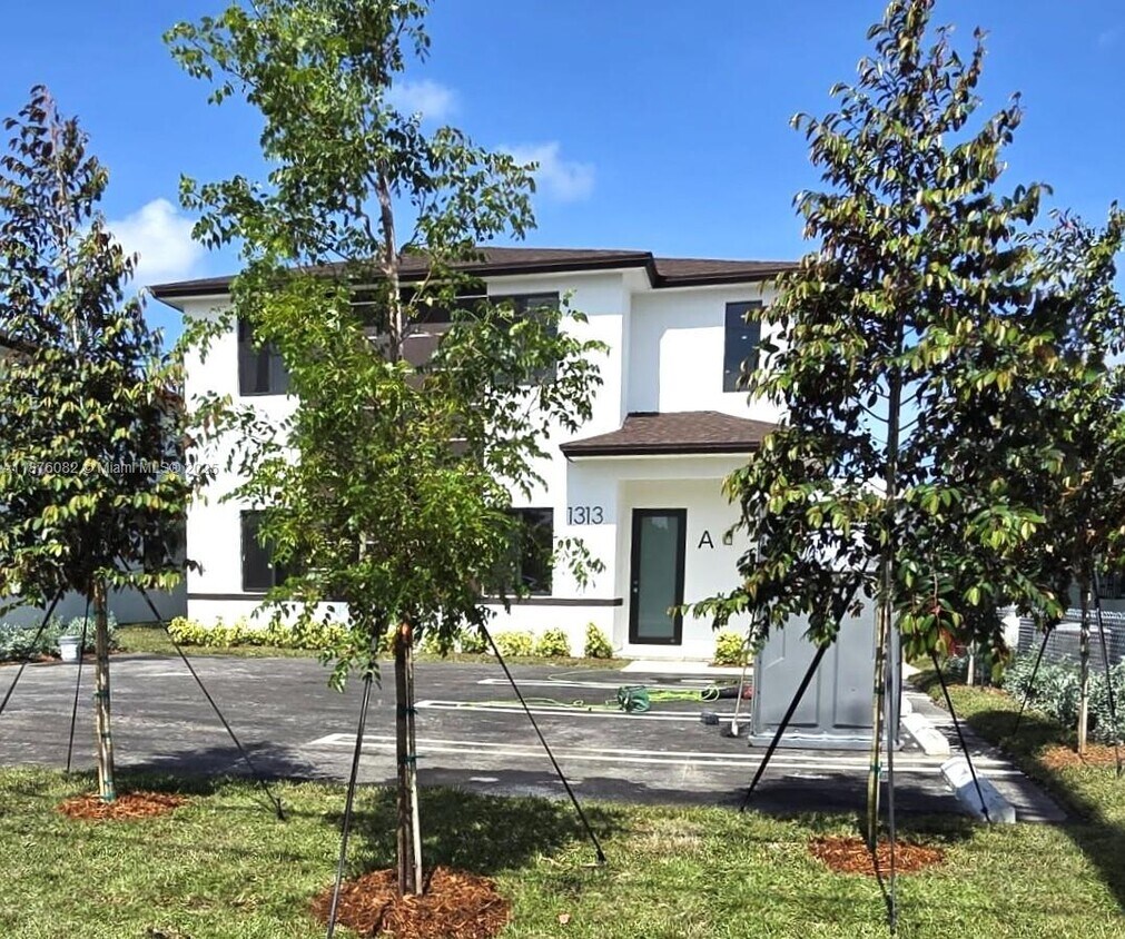 Primary Photo - 1313 NW 6th Ave