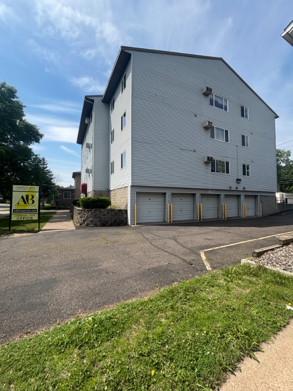 Building Photo - 411 5th Ave S