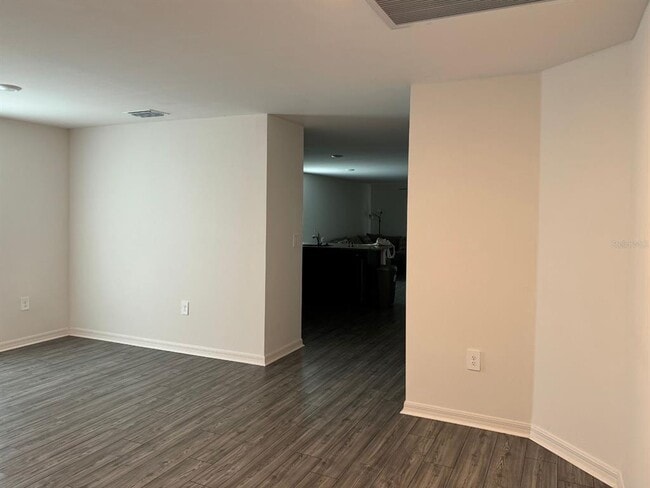 Foto del edificio - 2082 S Chamberlain Blvd