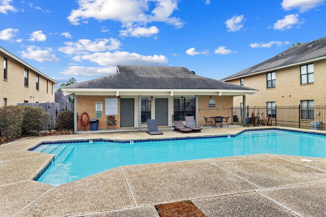 Sparkling pool - 5120 Butter Creek Ln