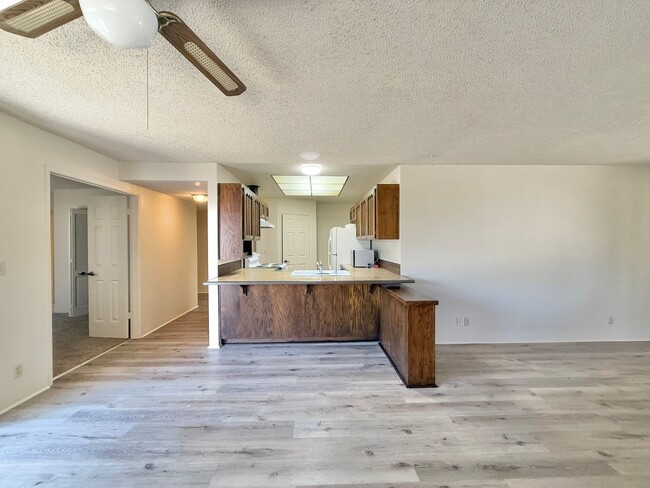 Building Photo - 2 Bedroom Duplex in Morgan Hill