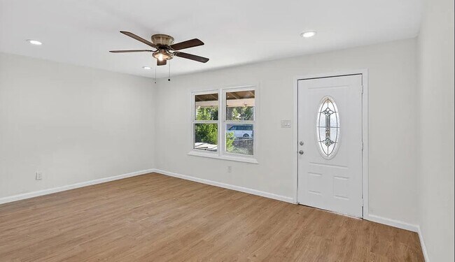 Foto del edificio - 3307 Belden St