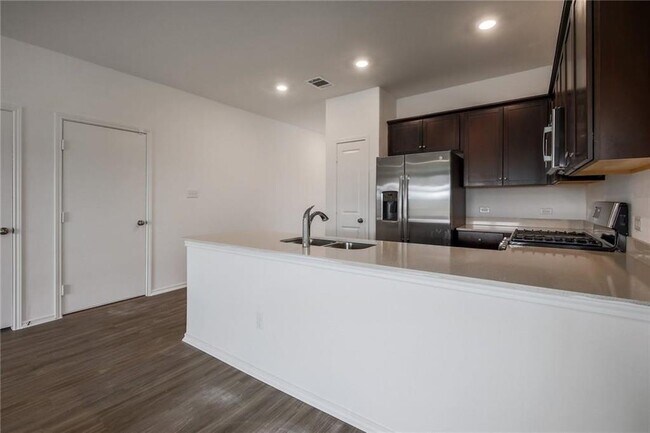 Building Photo - 612 Blanco Vista