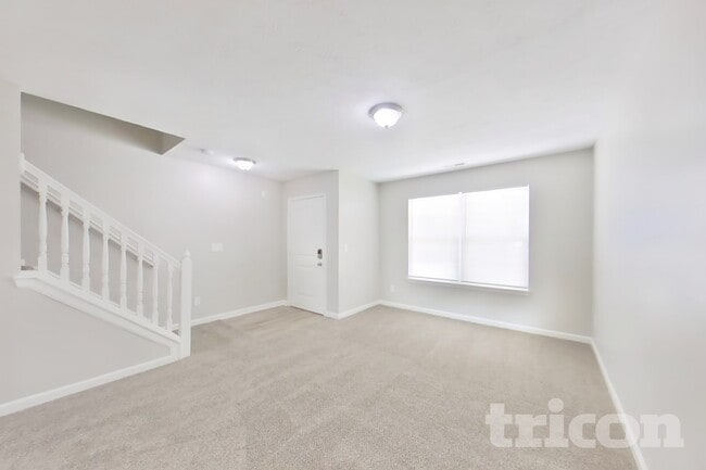 Building Photo - 501 Foliage Ln