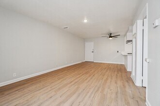 Interior Photo - 420 Windsor Rd