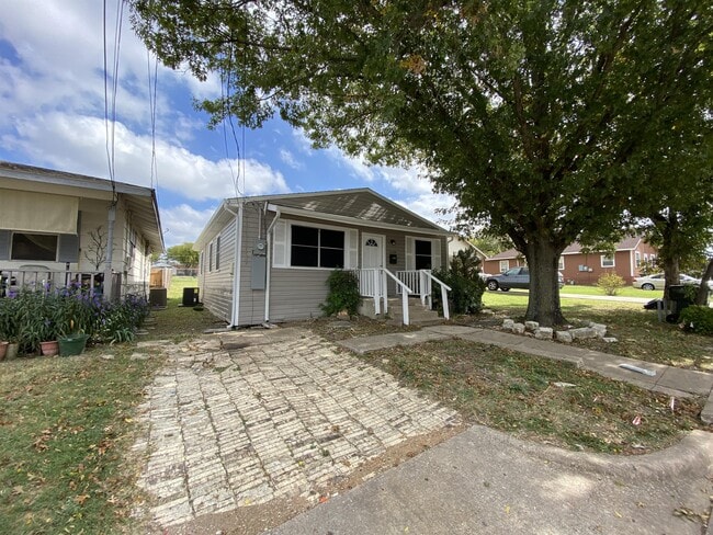 Photo - 1124 F Avenue House