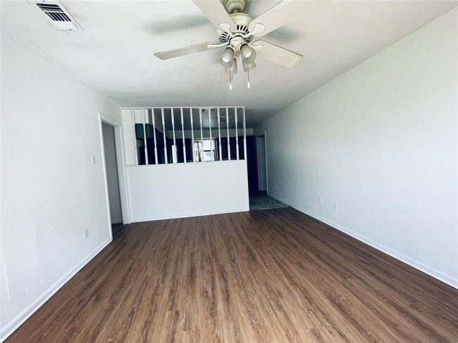 Building Photo - 7402 Geneva Dr