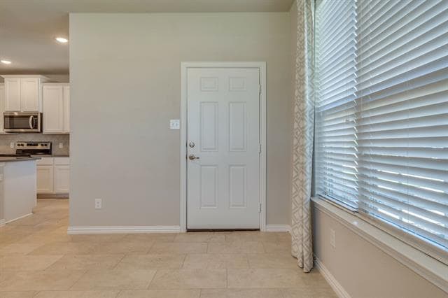 Building Photo - 3524 Brentwood Dr
