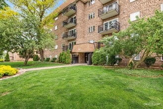 Building Photo - 907 Curtiss St