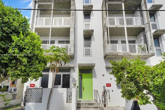 Foto del edificio - 761 NW 1st St