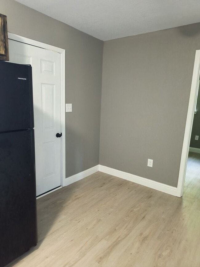 Foto del edificio - 2 bedroom 1 bath House for rent