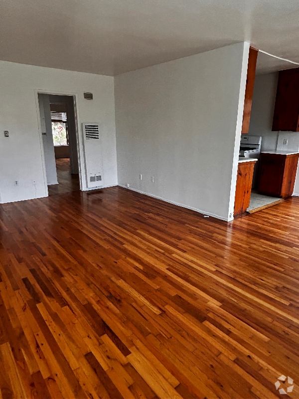 Building Photo - 4800 Beverly Blvd