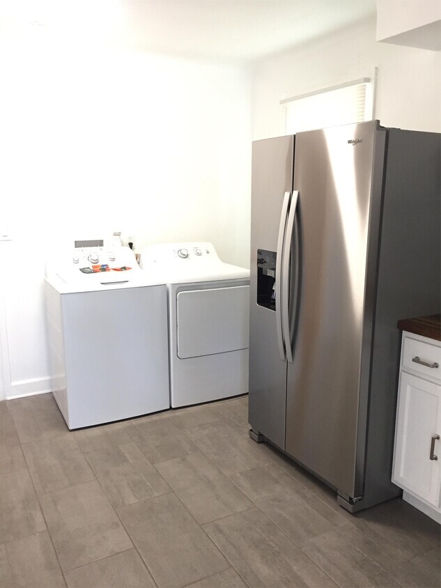 Foto principal - 728 W 44th St