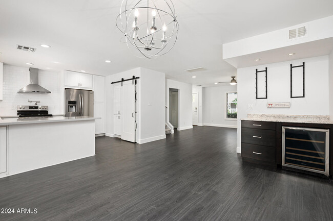 Foto del edificio - 6063 N Granite Reef Rd