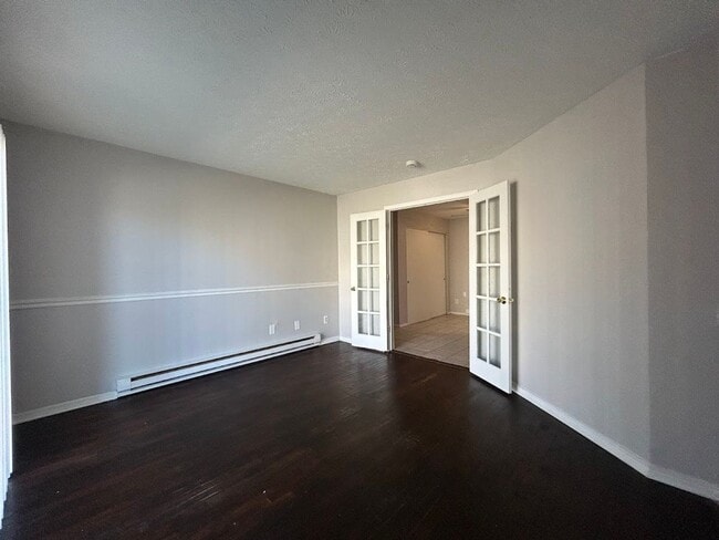 Interior Photo - The Roxbury