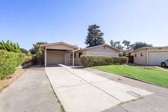 Building Photo - 1256 Rosewood Way