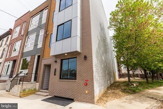Building Photo - 2132 Berges St
