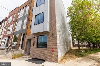 Building Photo - 2132 Berges St