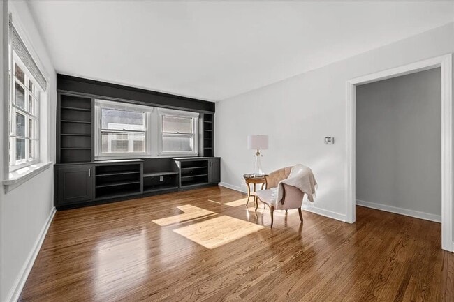 Building Photo - Ingleside Avenue