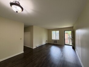 Building Photo - 2601 Hillsboro Pike