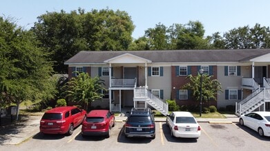 Building Photo - 3930 Azalea Dr