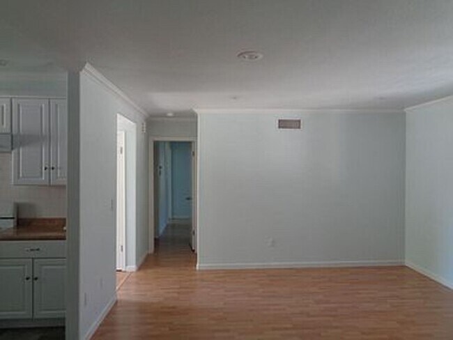 Foto del edificio - 1131 Knollwood Dr