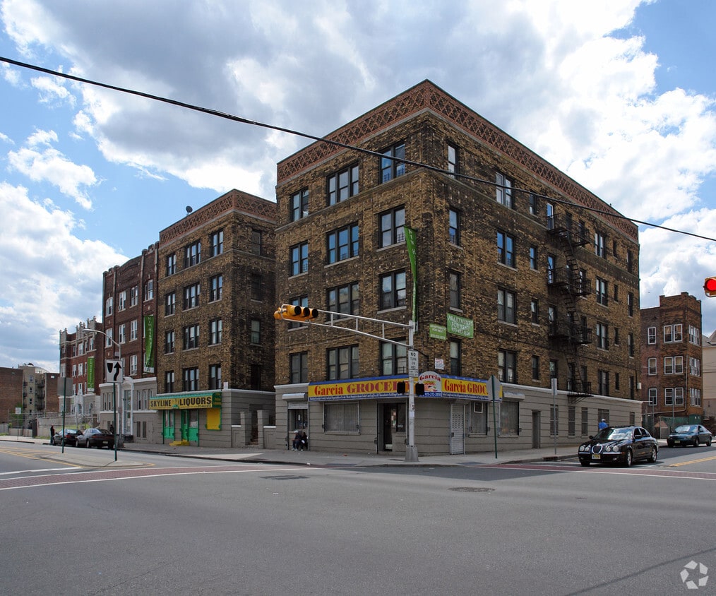 729735 Martin Luther King Jr Blvd, Newark, NJ 07102 Apartments in