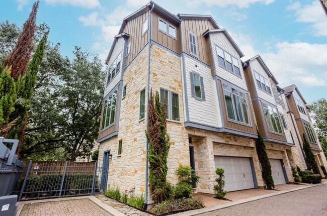 Stunning 3BR/3.5BA David Weekley Former Mo... - Stunning 3BR/3.5BA David Weekley Former Mo... House